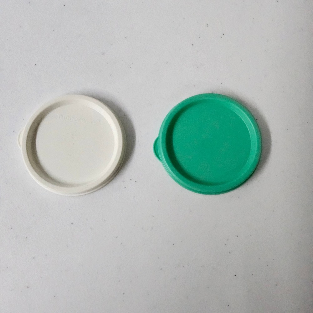 Tupperware Replacement Lids Kitchen 3 Inch White Green Round Seal Set‎ of 2